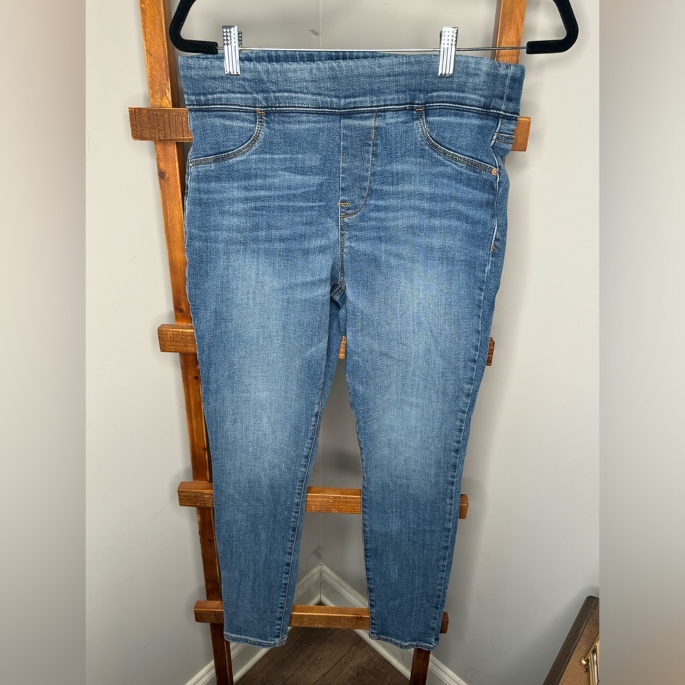 Women’s Pull-On Old Navy Rockstar Skinny Jeans - Picture 2 of 5